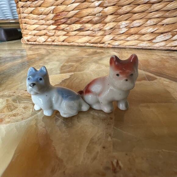 Tiny Porcelain Dog Pair: Vintage - Picture 1 of 6
